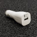 zaryadno-za-kola-12v-încărcare-rapidă-2-1a-1-port-usb-byalo-topcase