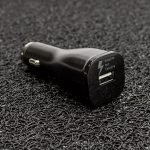 zaryadno-za-kola-12v-încărcare-rapidă-2-1a-1-port-usb-cherno-topcase