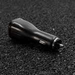 zaryadno-za-kola-12v-încărcare-rapidă-2-1a-1-port-usb-cherno-topcase-2
