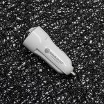 zaryadno-za-kola-12v-sammato-2-4a-2-usb-porta-byalo-topcase-2