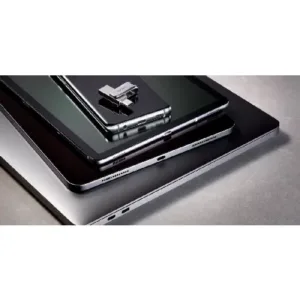 La Topcase, știm că smartphone-ul tău este o parte integrantă a vieții tale de zi cu zi și merită protecție fiabilă încă din prima zi. De aceea, selectăm cu atenție fiecare produs din catalogul nostru pentru a-ți oferi huse, protecții și accesorii de calitate care combină securitatea, stilul și confortul. Serviciul rapid este la fel de important pentru noi. Ne străduim să procesăm și să expediem fiecare comandă cât mai repede posibil, astfel încât dispozitivul tău să poată primi protecția necesară, fără a aștepta inutil. Pentru că noi credem că liniștea sufletească începe cu un telefon bine protejat.