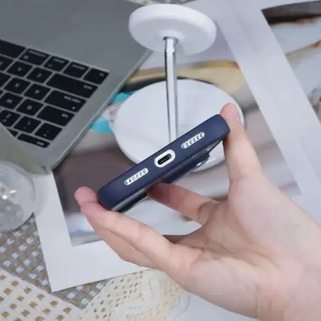 Echipa Topcase este conștientă de cât de valoros este telefonul mobil pentru tine. De aceea, ne-am propus să oferim o protecție maximă și completă pentru telefonul tău. De asemenea, știm că, cu cât îl lași mai mult timp neprotejat, cu atât este mai mare riscul de spargere sau accidentare. De aceea, ne străduim să livrăm fiecare livrare în cel mai scurt timp posibil.